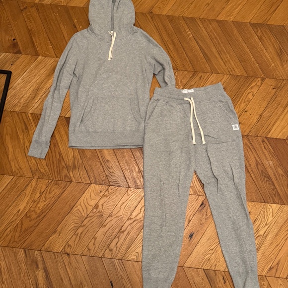 Reigning Champ Women’s Set - Picture 3 of 6